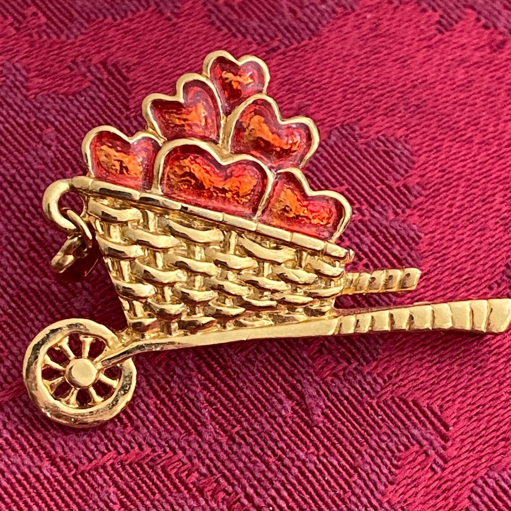 Vintage AVON Heart Cart Pin Broach